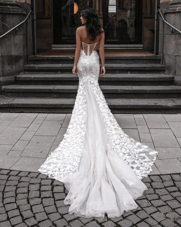 Vestidos de novia de sirena con tren